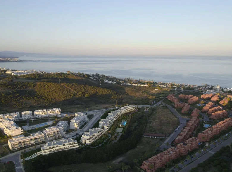 Квартира 4 комнаты  Estepona, Испания