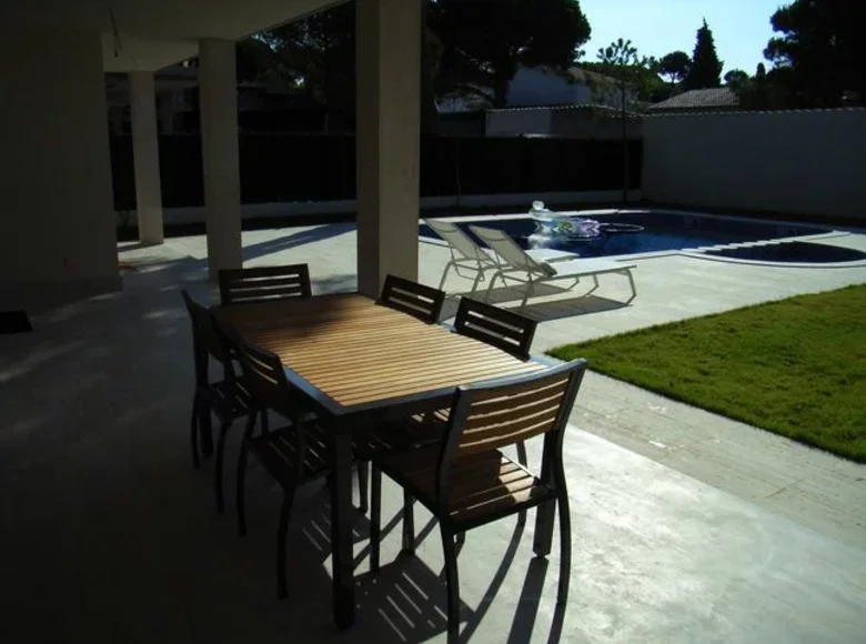 5 bedroom house 326 m² Castell-Platja d Aro, Spain