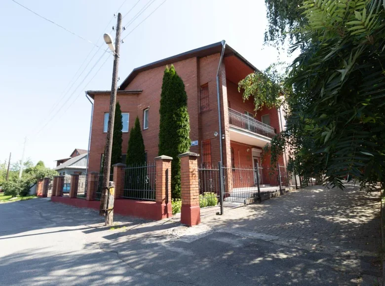 Propiedad comercial 807 m² en Minsk, Belarús