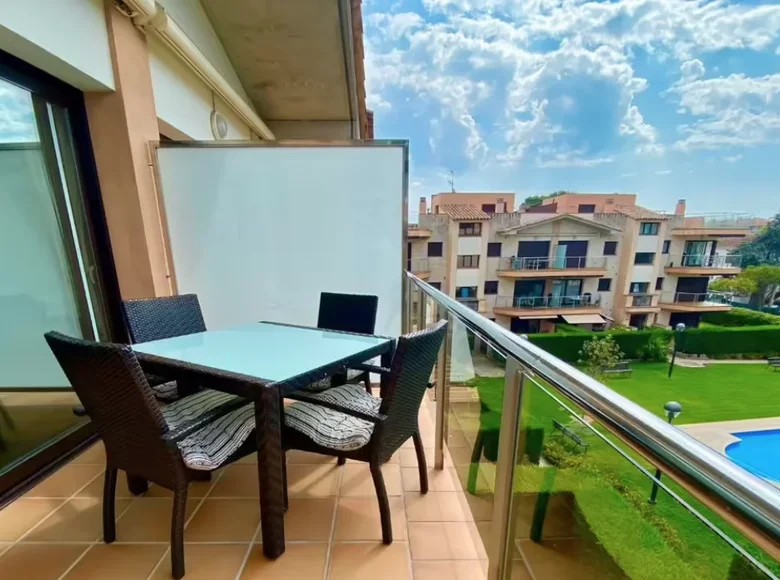 2 bedroom apartment 70 m² Castell-Platja d Aro, Spain