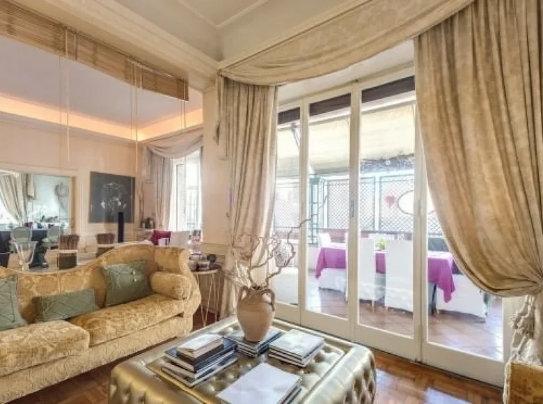 4 room apartment 380 m² Rome, Italy