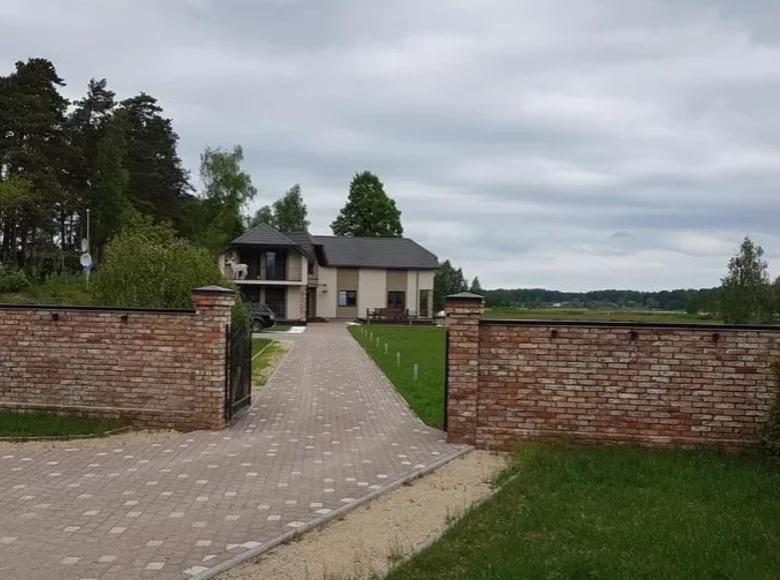 Haus 7 Zimmer 350 m² Carnikavas novads, Lettland