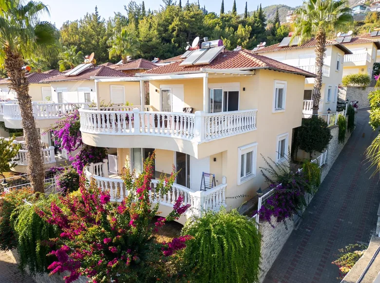 3 bedroom apartment 200 m² Alanya, Turkey