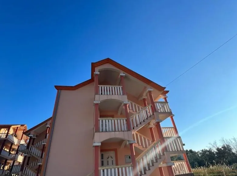 Квартира 2 комнаты 105 м² Тиват, Черногория
