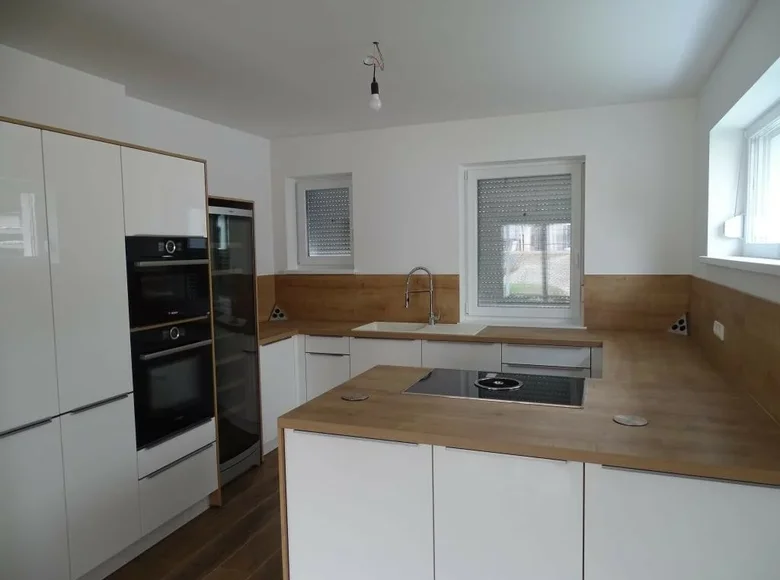 Дом 4 комнаты 94 м² Feldkirchen bei Graz, Австрия