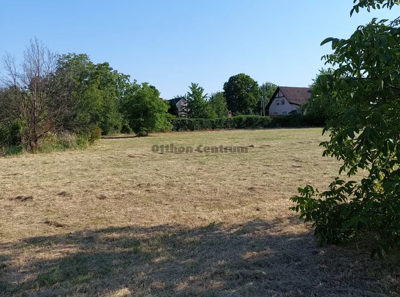 Grundstück 830 m² Mischlen, Ungarn