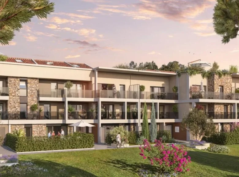 2 bedroom apartment 80 m², France