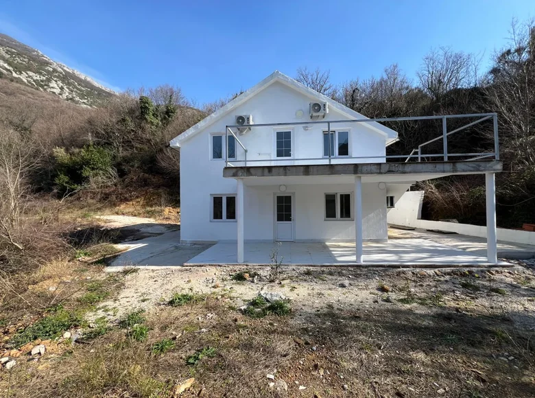 4 bedroom house 104 m² Misici, Montenegro