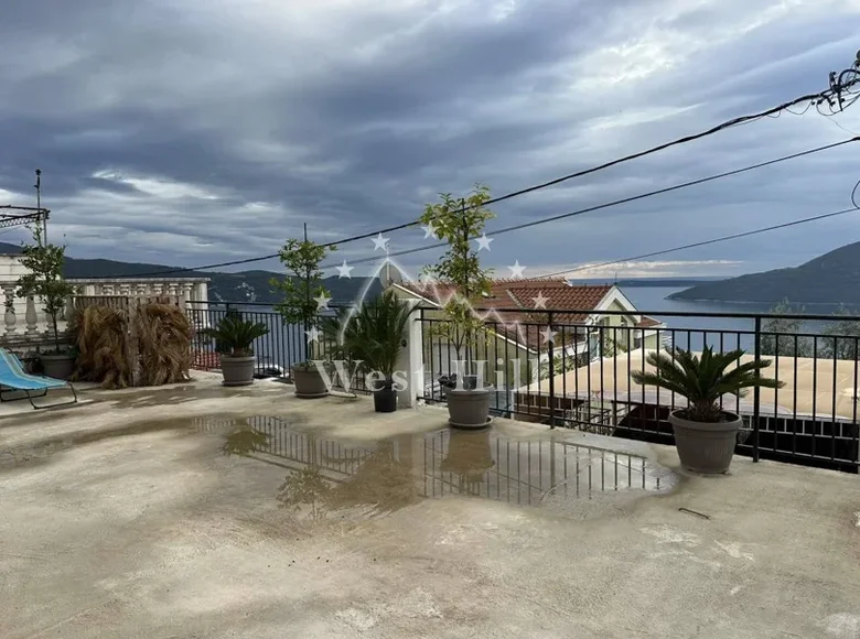 Haus 5 zimmer 200 m² Herceg Novi, Montenegro