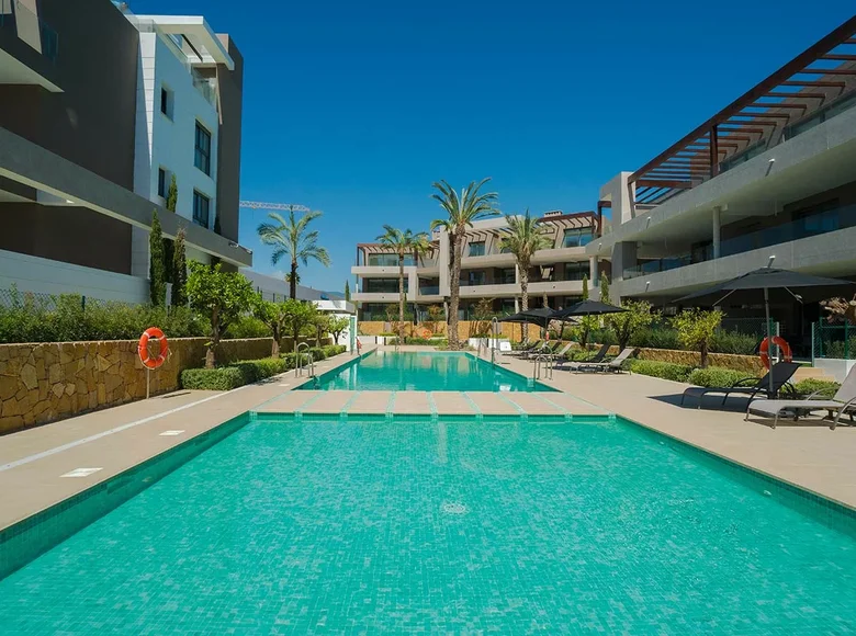 2 bedroom apartment 97 m² Estepona, Spain