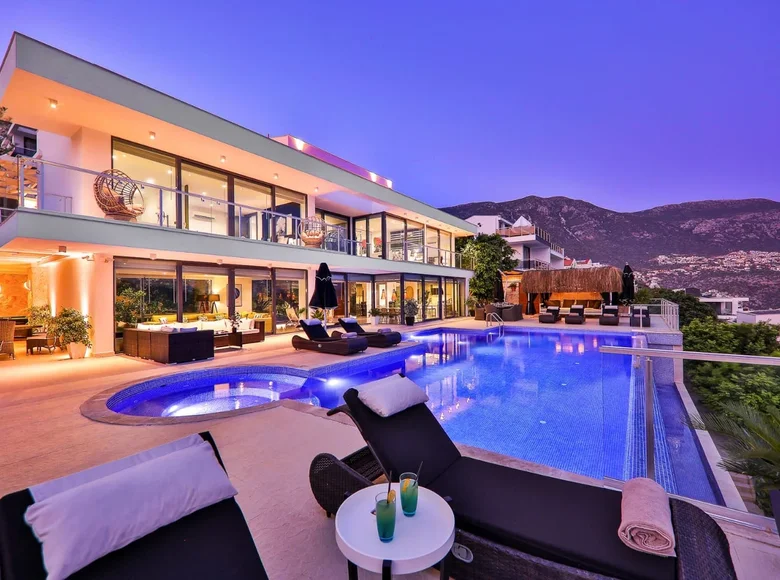 6-Schlafzimmer-Villa 400 m² Kalkan, Türkei