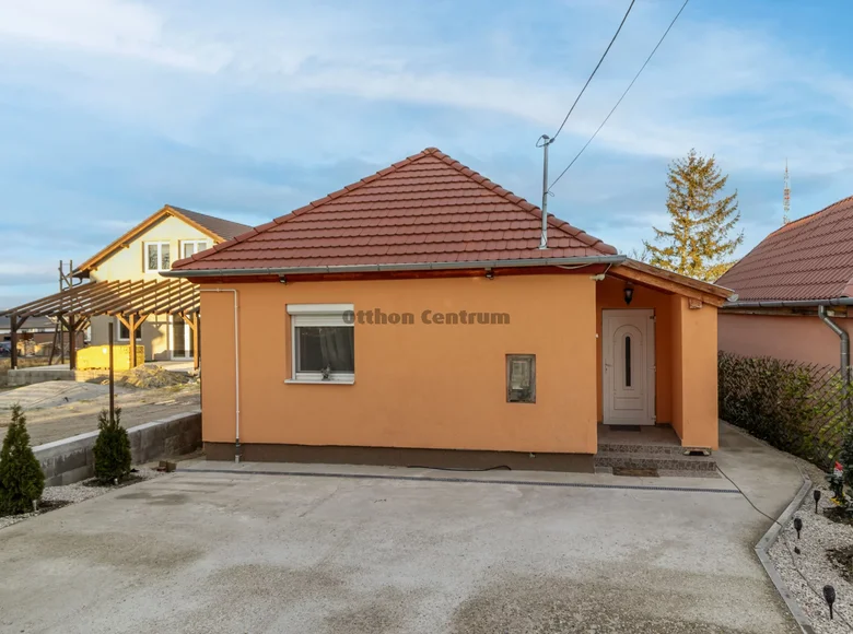 Дом 3 комнаты 59 м² Szekesfehervari jaras, Венгрия