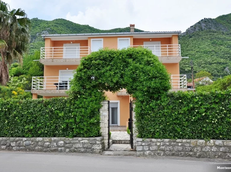 6 bedroom villa 306 m² Prcanj, Montenegro