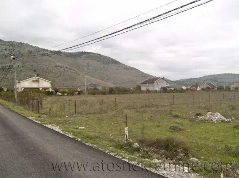 Casa 4 habitaciones 740 m² Podgorica, Montenegro