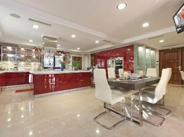 Haus 7 Schlafzimmer 2 235 m² Mijas, Spanien