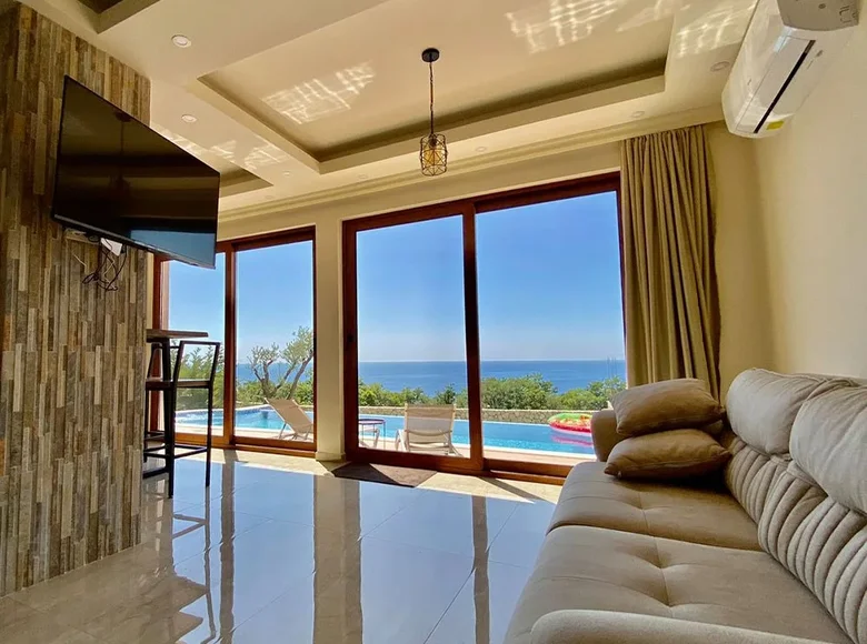 4 bedroom Villa 740 m² Przno, Montenegro