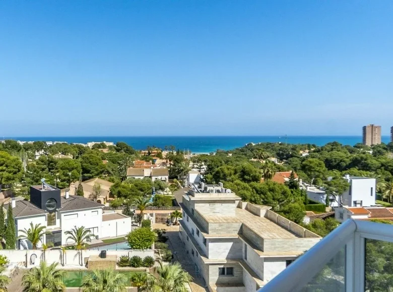 Mieszkanie 4 pokoi 105 m² Orihuela, Hiszpania