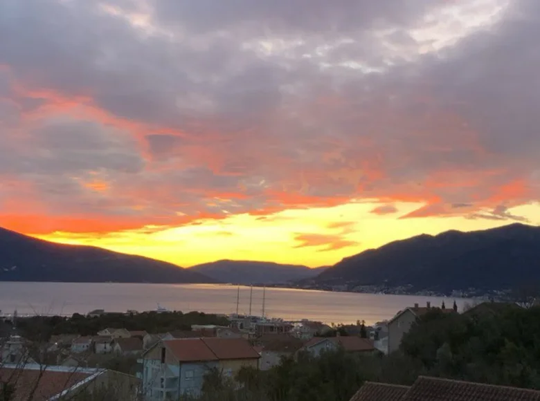 Apartamento 2 habitaciones 72 m² Tivat, Montenegro