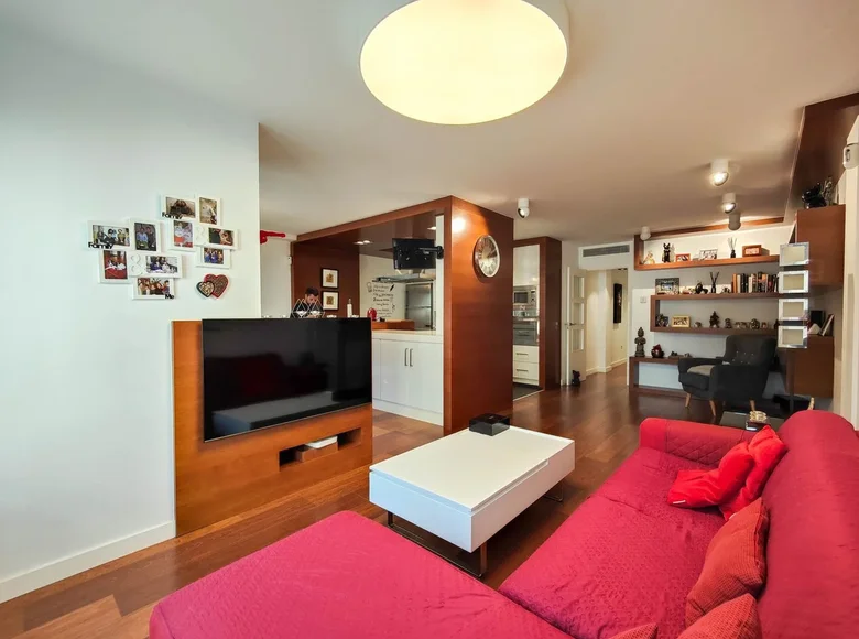 Mieszkanie 3 pokoi 130 m² Torrevieja, Hiszpania