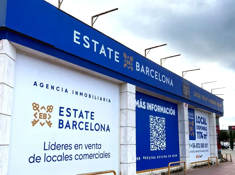 Commercial property 2 174 m² in Lloret de Mar, Spain