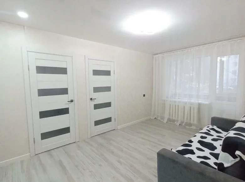 Appartement 4 chambres 58 m² Svietlahorsk, Biélorussie