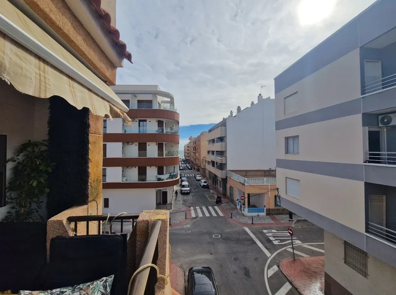 Mieszkanie 4 pokoi 90 m² Torrevieja, Hiszpania