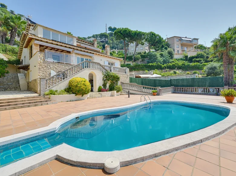 Villa de 4 dormitorios 397 m² Serrabrava, Španjolska
