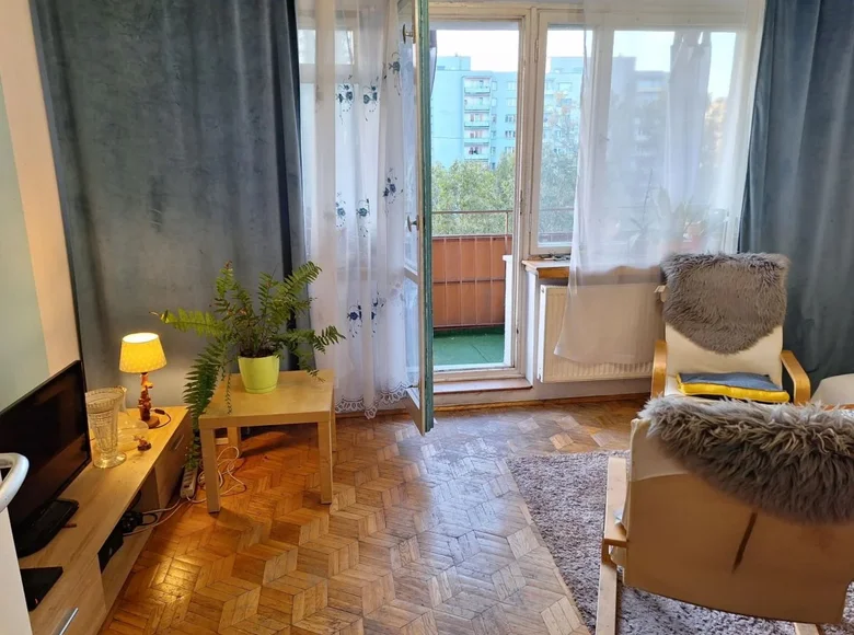 Mieszkanie 3 pokoi 54 m² Warszawa, Polska