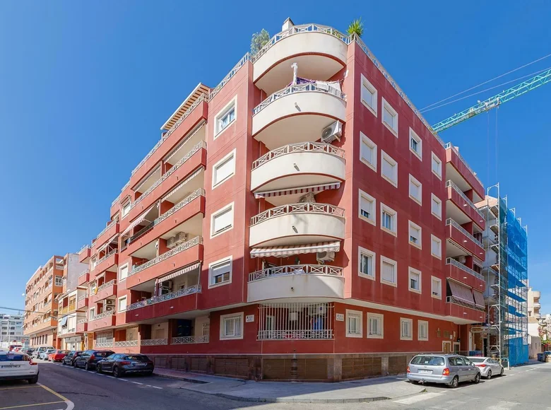 Mieszkanie 3 pokoi 65 m² Torrevieja, Hiszpania