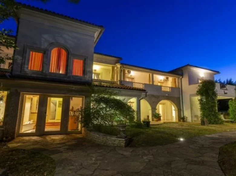 7 bedroom villa 555 m² Grad Pula, Croatia