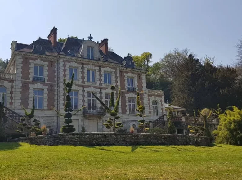 Schloss 9 Schlafzimmer 750 m² Tours, Frankreich