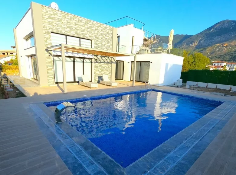 villa de 3 chambres 333 m² Kyrenia, Chypre du Nord