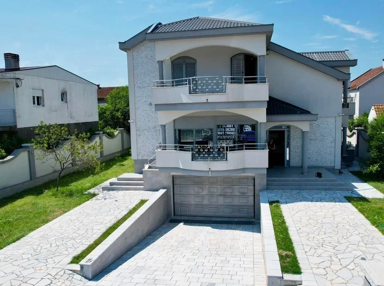 Haus 5 Schlafzimmer  Podgorica, Montenegro