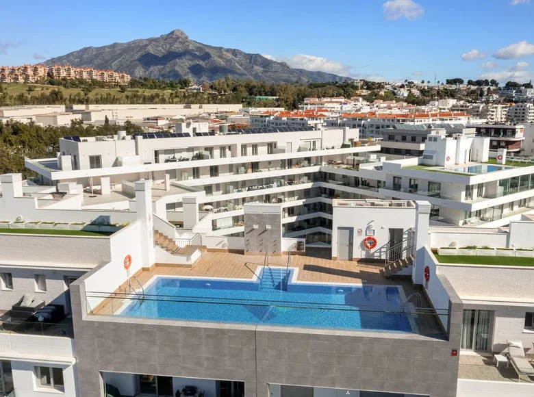 Mieszkanie 3 pokoi 95 m² Marbella, Hiszpania
