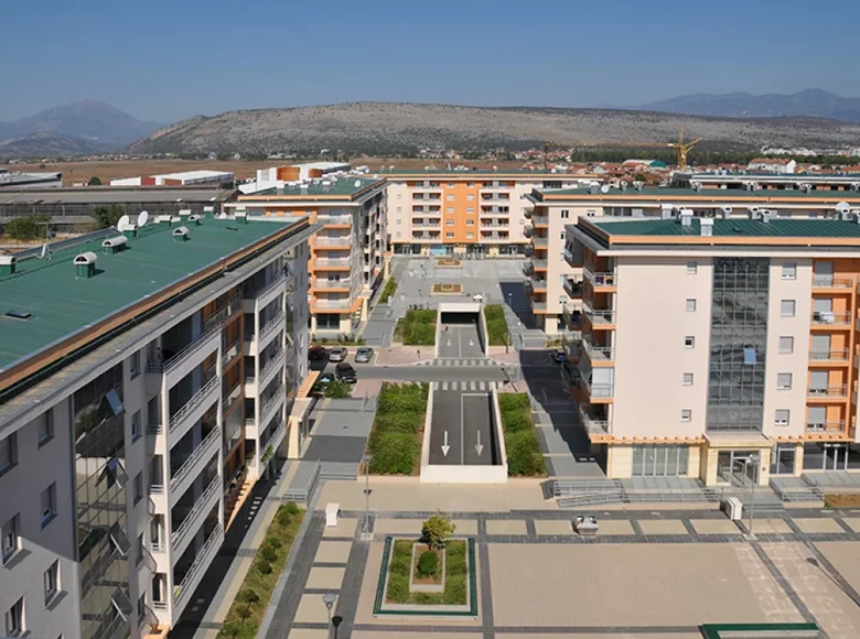 2 bedroom apartment 93 m² Podgorica, Montenegro