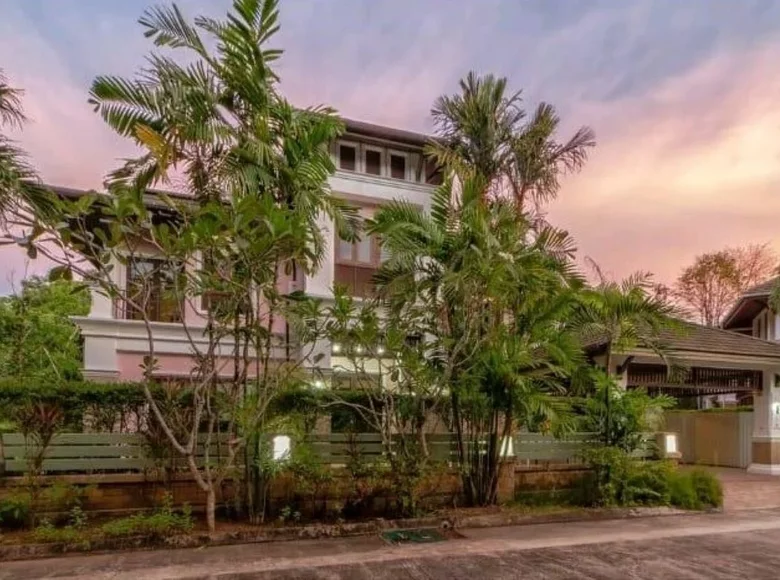 5 bedroom villa 470 m² Phuket, Thailand