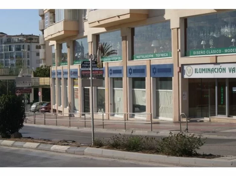 Commercial property 1 255 m² in Calp, Spain