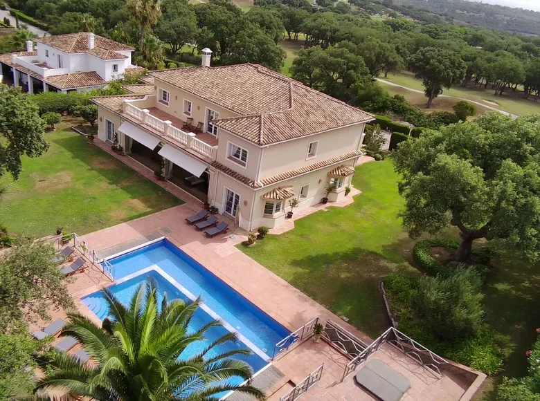 7 bedroom house 856 m² San Roque, Spain