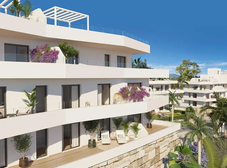 3 bedroom apartment  Estepona, Spain