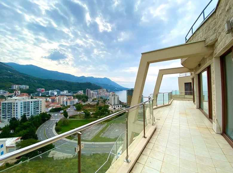 Apartamento 3 habitaciones 200 m² Becici, Montenegro