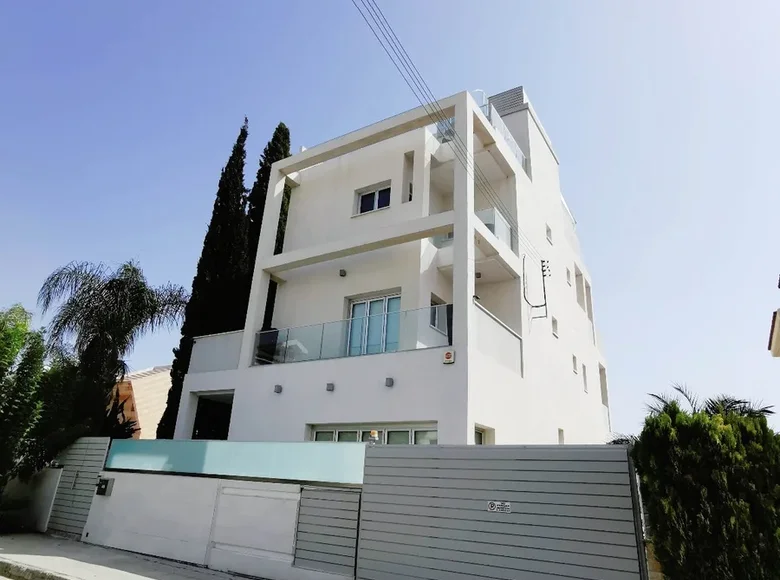 Вилла 6 спален 370 м² Demos Agiou Athanasiou, Кипр