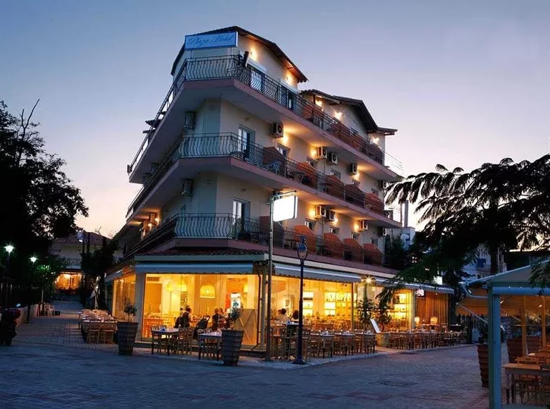 Hôtel 1 250 m² à Pefkochori, Grèce