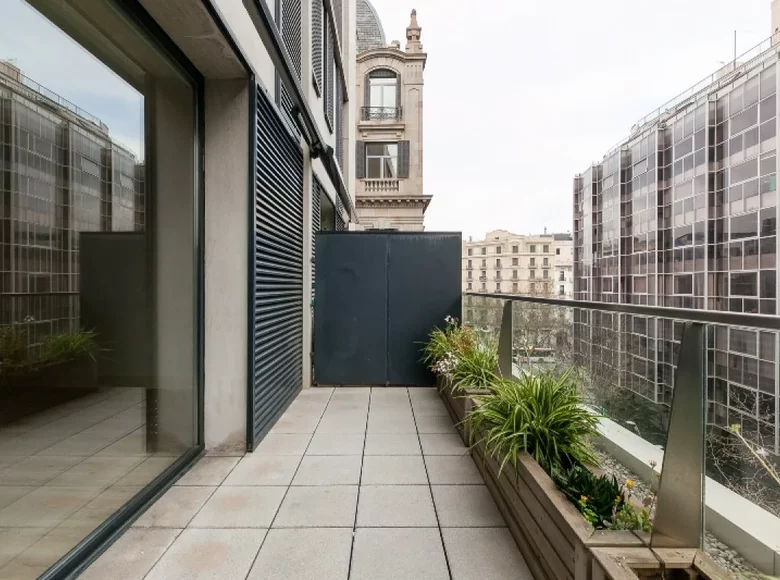 Mieszkanie 2 pokoi 120 m² Barcelona, Hiszpania