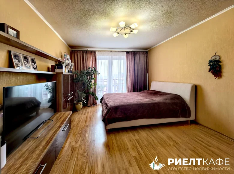 Mieszkanie 2 pokoi 56 m² Mińsk, Białoruś