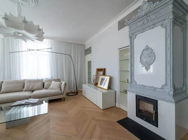 Mieszkanie 4 pokoi 145 m² Ryga, Łotwa