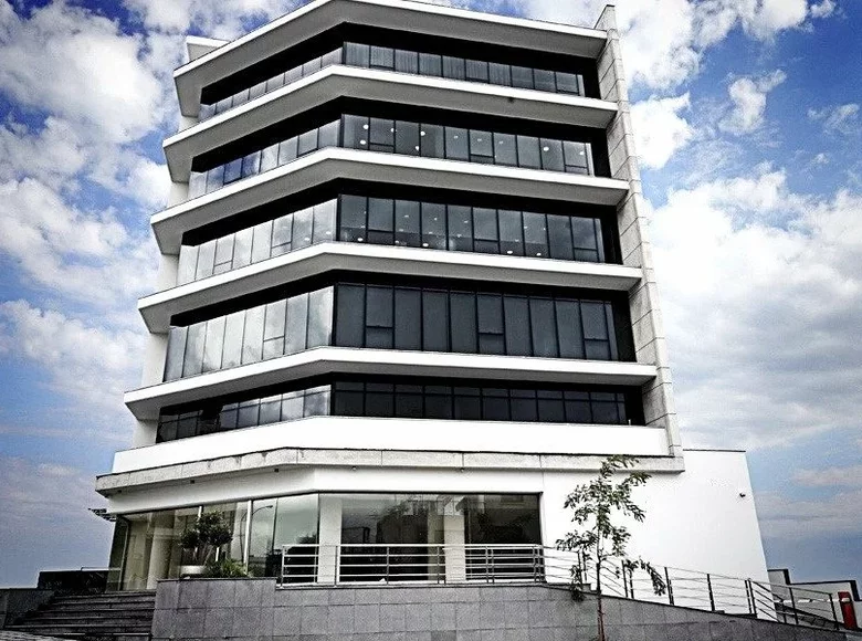 Propriété commerciale 2 100 m² à Limassol, Bases souveraines britanniques