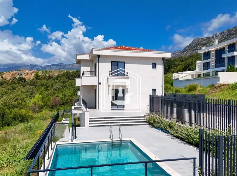 Haus 6 zimmer 318 m² Petrovac, Montenegro