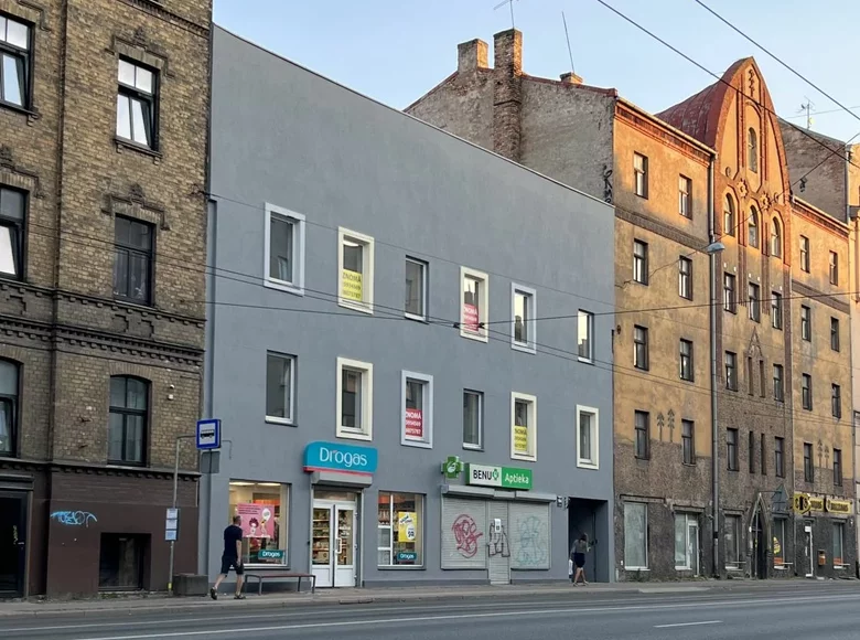 Casa 20 habitaciones 1 028 m² Riga, Letonia