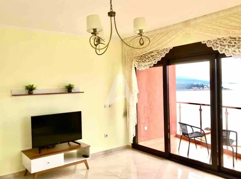 2 bedroom apartment 75 m² Dobra Voda, Montenegro