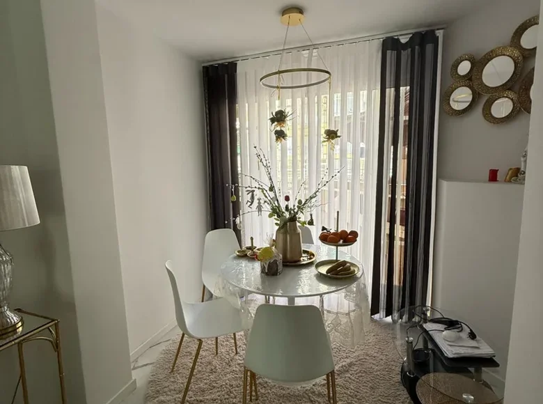 Mieszkanie 2 pokoi 85 m² Torrevieja, Hiszpania